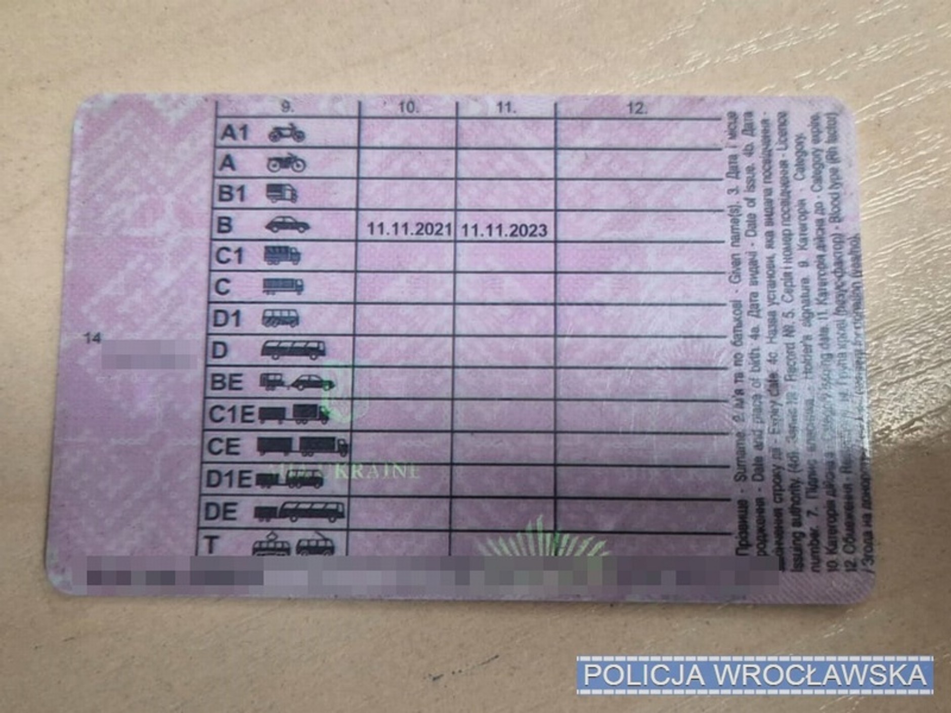 W Hondzie aż uginały się koła, ale prawdziwe "przeboje" zaczęły się, kiedy kierowca pokazał prawo jazdy