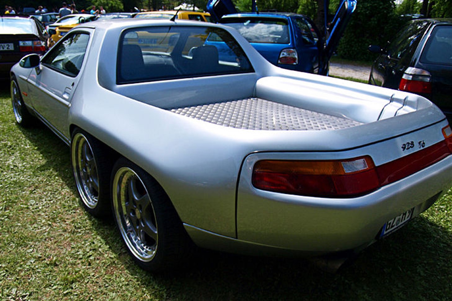 Porsche 928