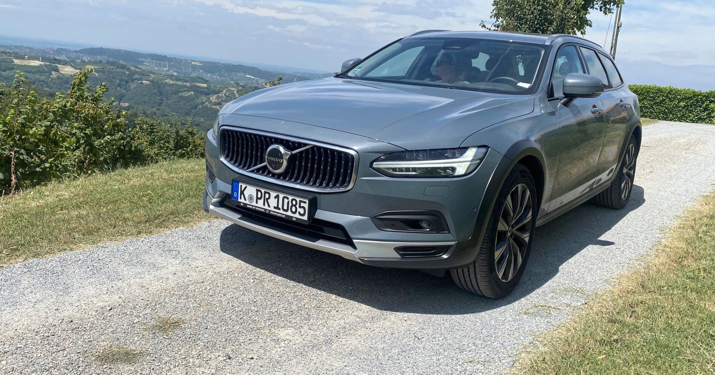 Volvo V90 Cross Country D5