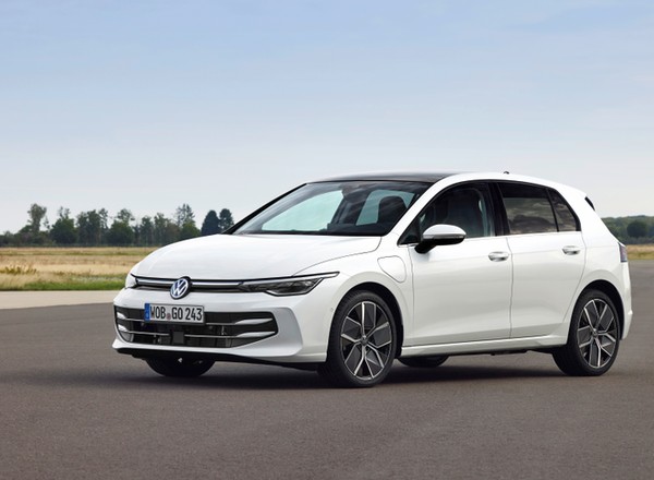 Volkswagen apeluje do właścicieli Golfów 8 o pilny kontakt z serwisem