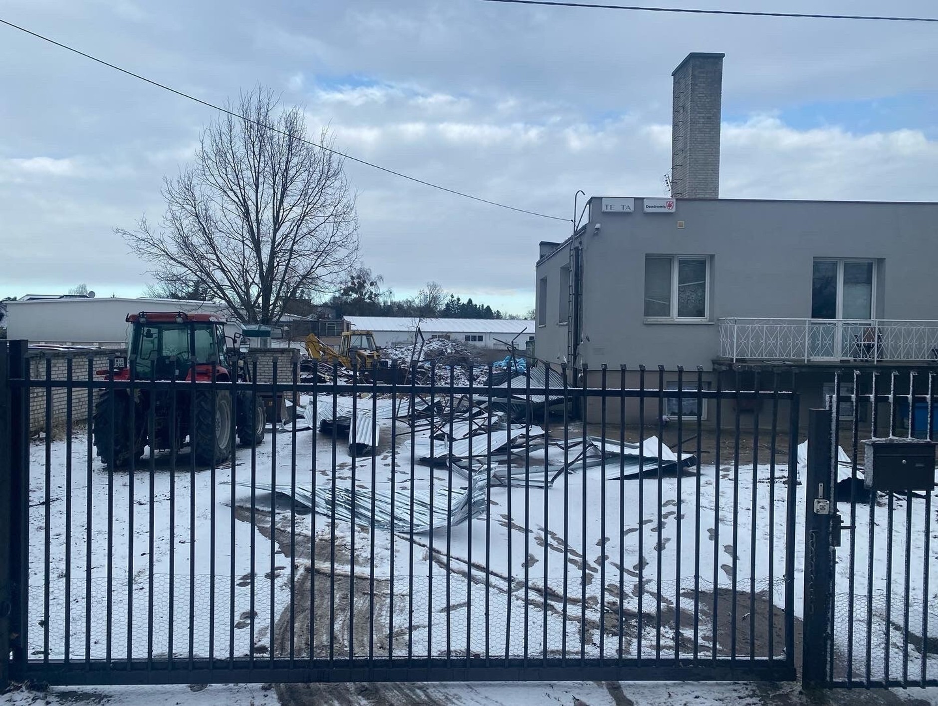 Skutki burzy śnieżnej w Warszawie