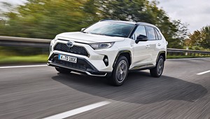 Toyota RAV4 Plug-in Hybrid – rawka z wtyczką