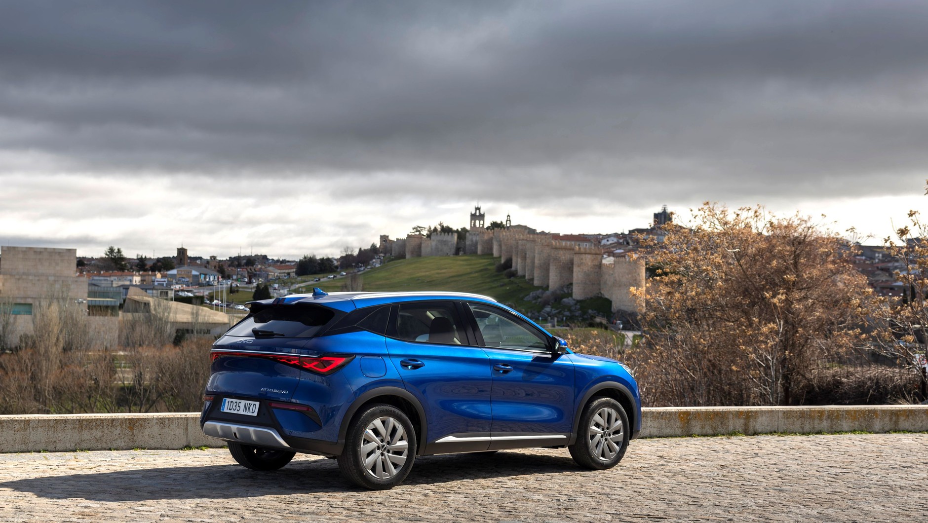 BYD Atto 3 Evo jest podobny do poprzednika, ale technicznie to zupełnie inny samochód