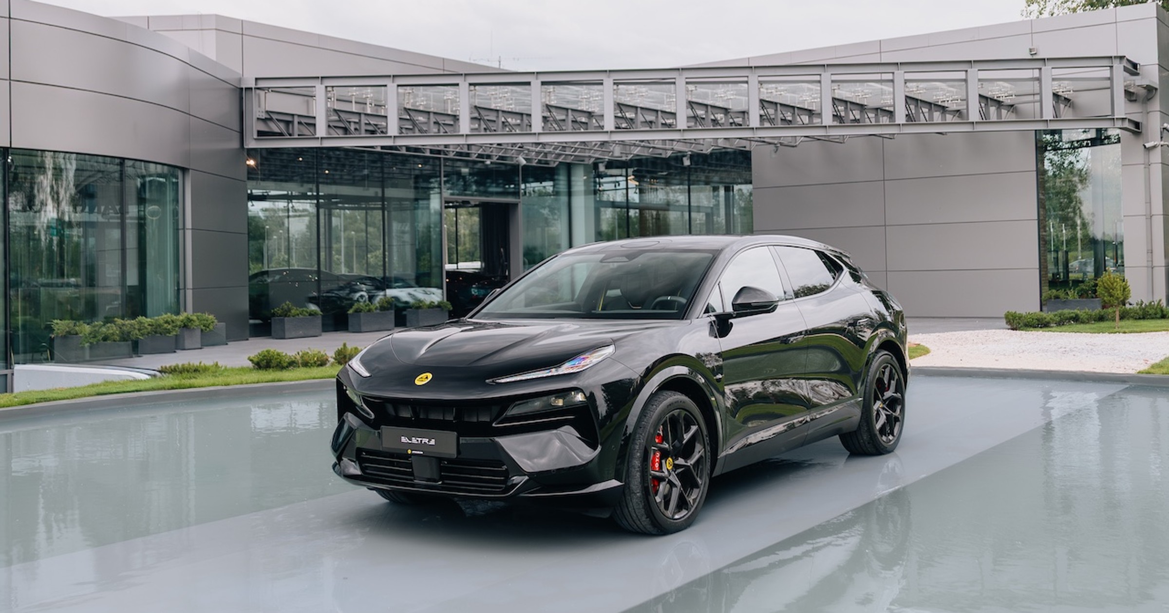Lotus Eletre X w Warszawie