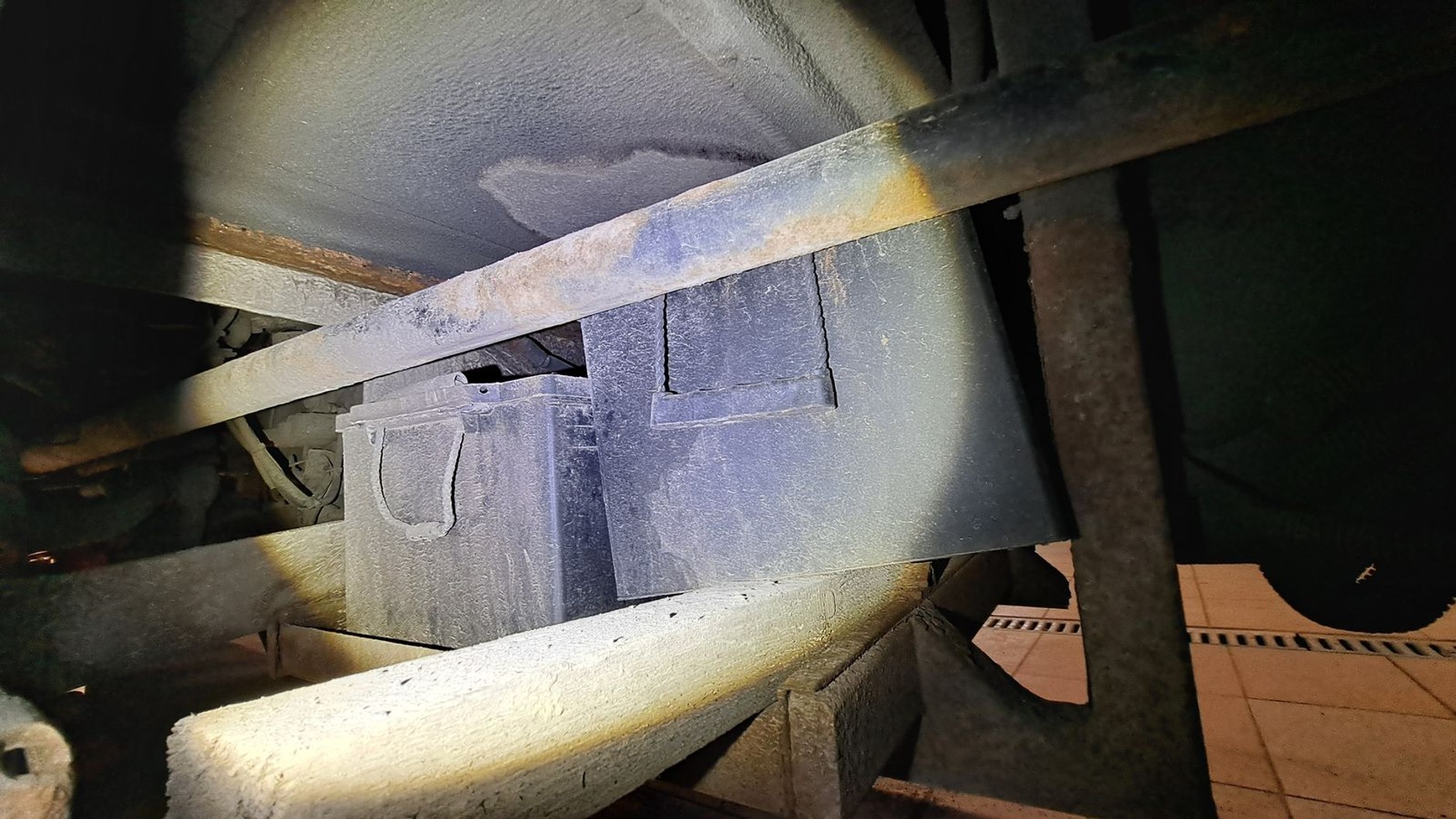 Jechał autokarem z urwaną półosią