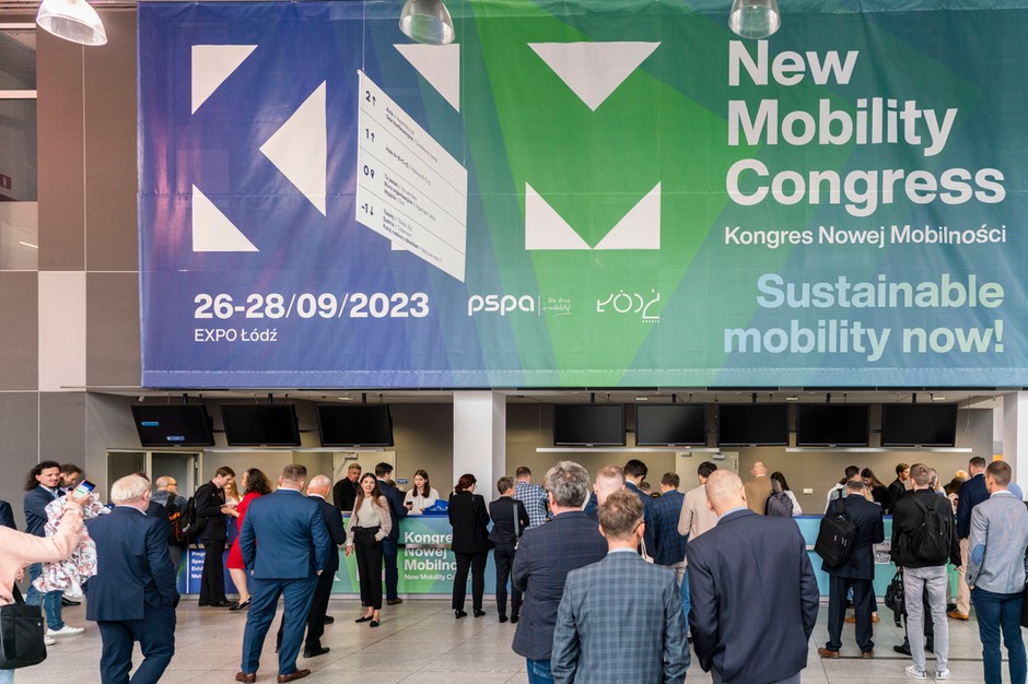 Kongres Nowej Mobilności stanowi kluczowe miejsce spotkań dla liderów branży, decydentów i ekspertów technologicznych, którzy wspólnie zdefiniują przyszłość mobilności w regionie.