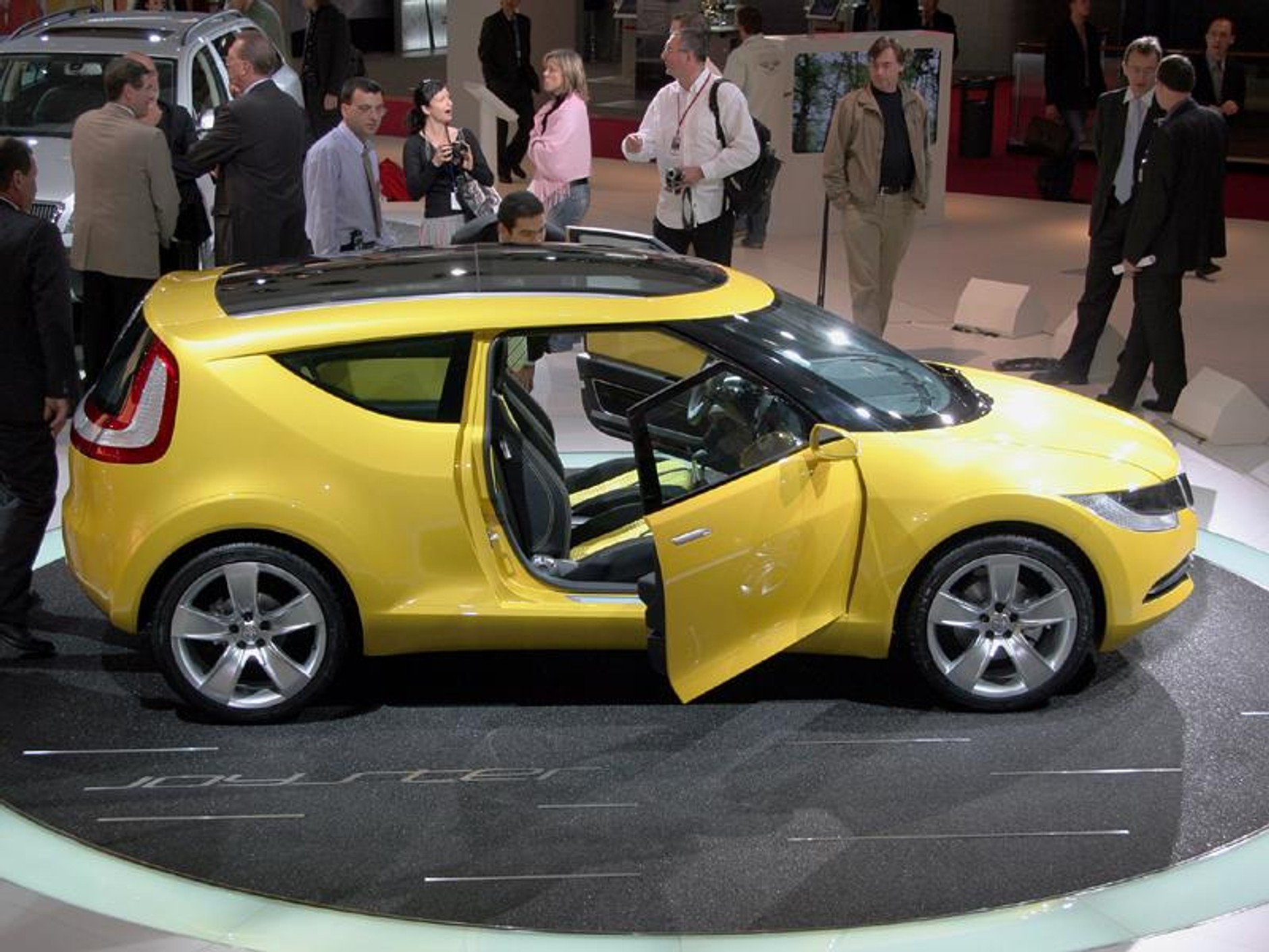 Paryż na żywo: fotogaleria z targów – Skoda Octavia Scout i Skoda Joyster