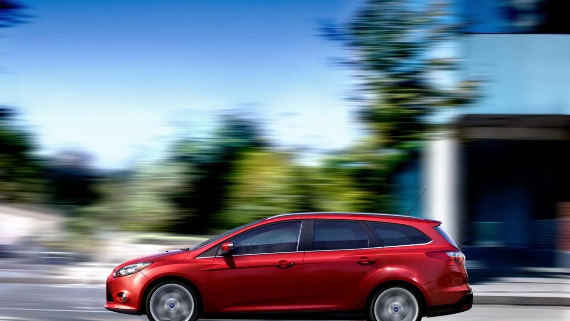 Genewa 2010: Ford Focus - światowa premiera modelu kombi, europejska modelu pięciodrzwiowego (galeria)