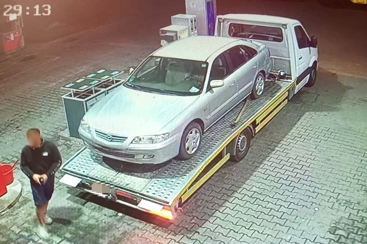 Z parkingu zniknęła srebrna mazda. Złodziej nie przewidział jednego