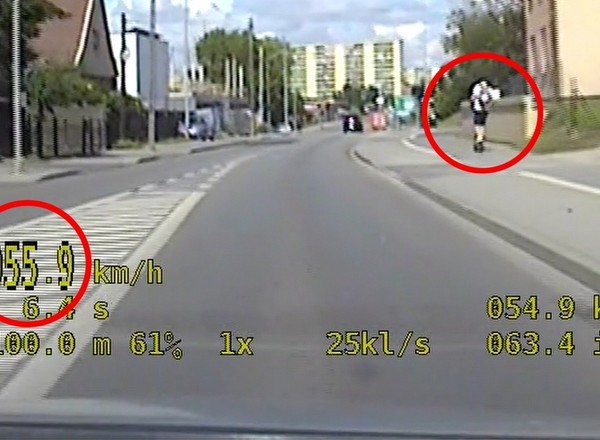 Jechał hulajnogą po ścieżce dla rowerów. Policjanci namierzyli go... wideorejestratorem