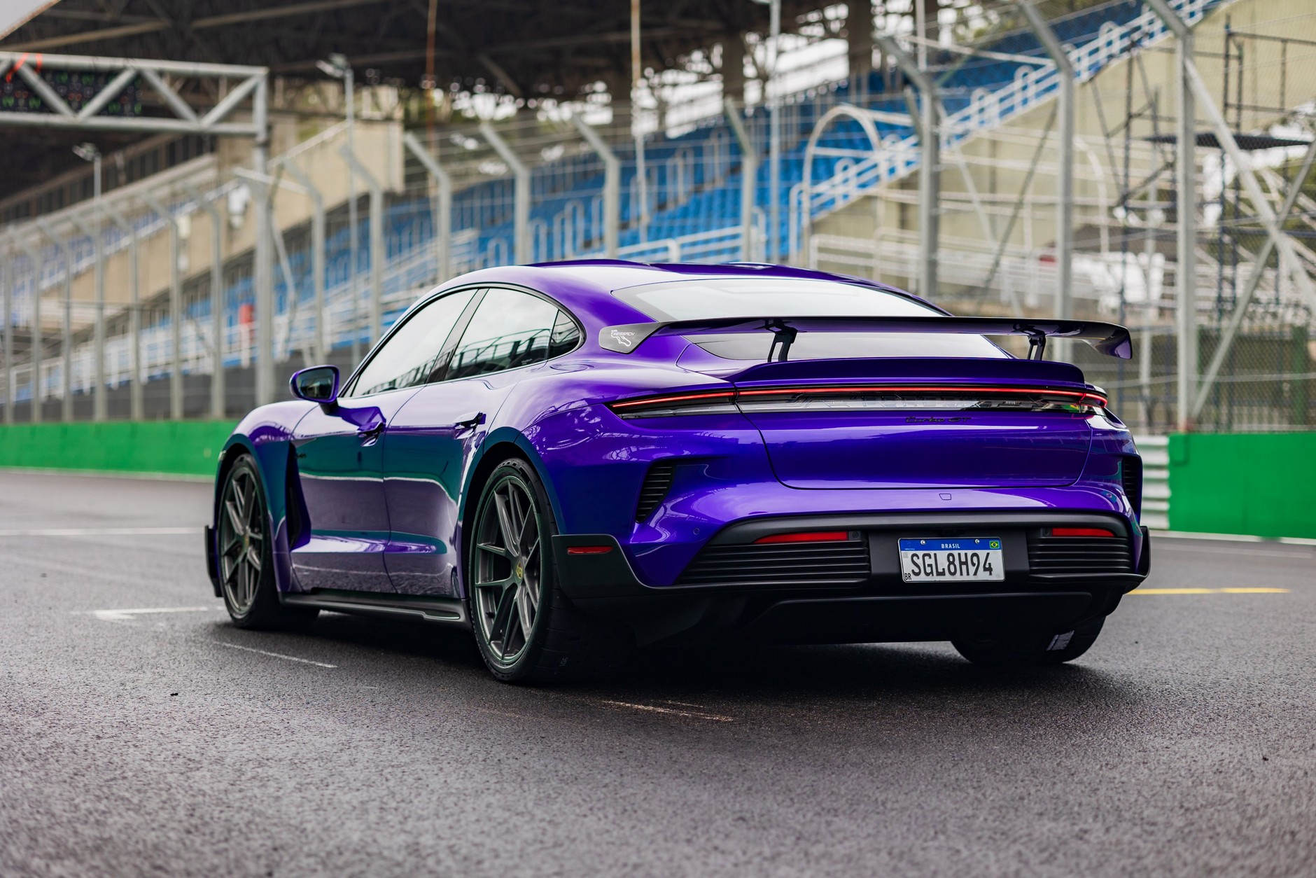 Porsche Taycan Turbo GT z nowym rekordem na torze Interlagos