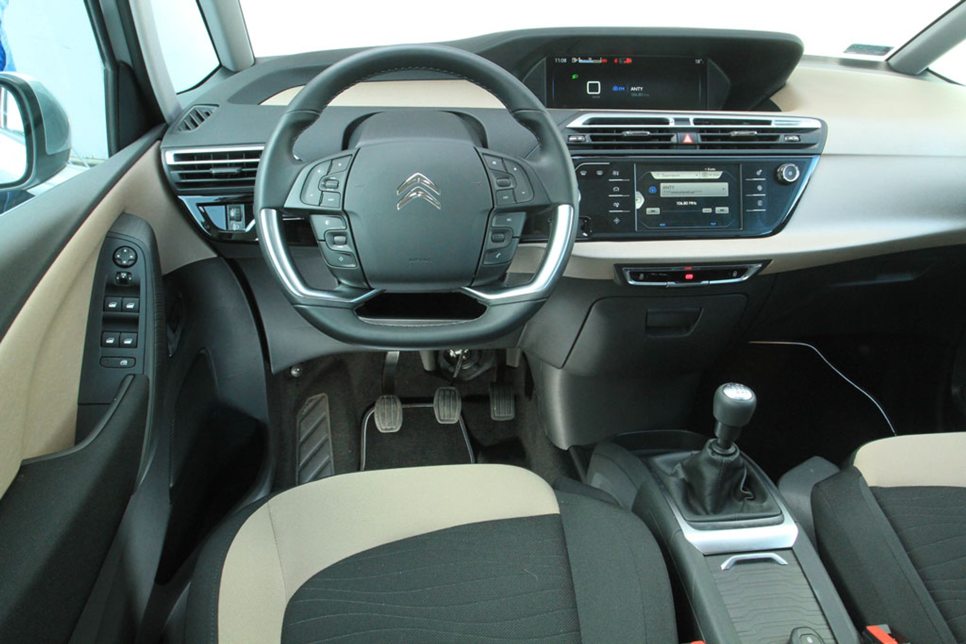 Citroen Grand C4 Picasso 1.2 PureTech - 3 cylindry na 7 pasażerów