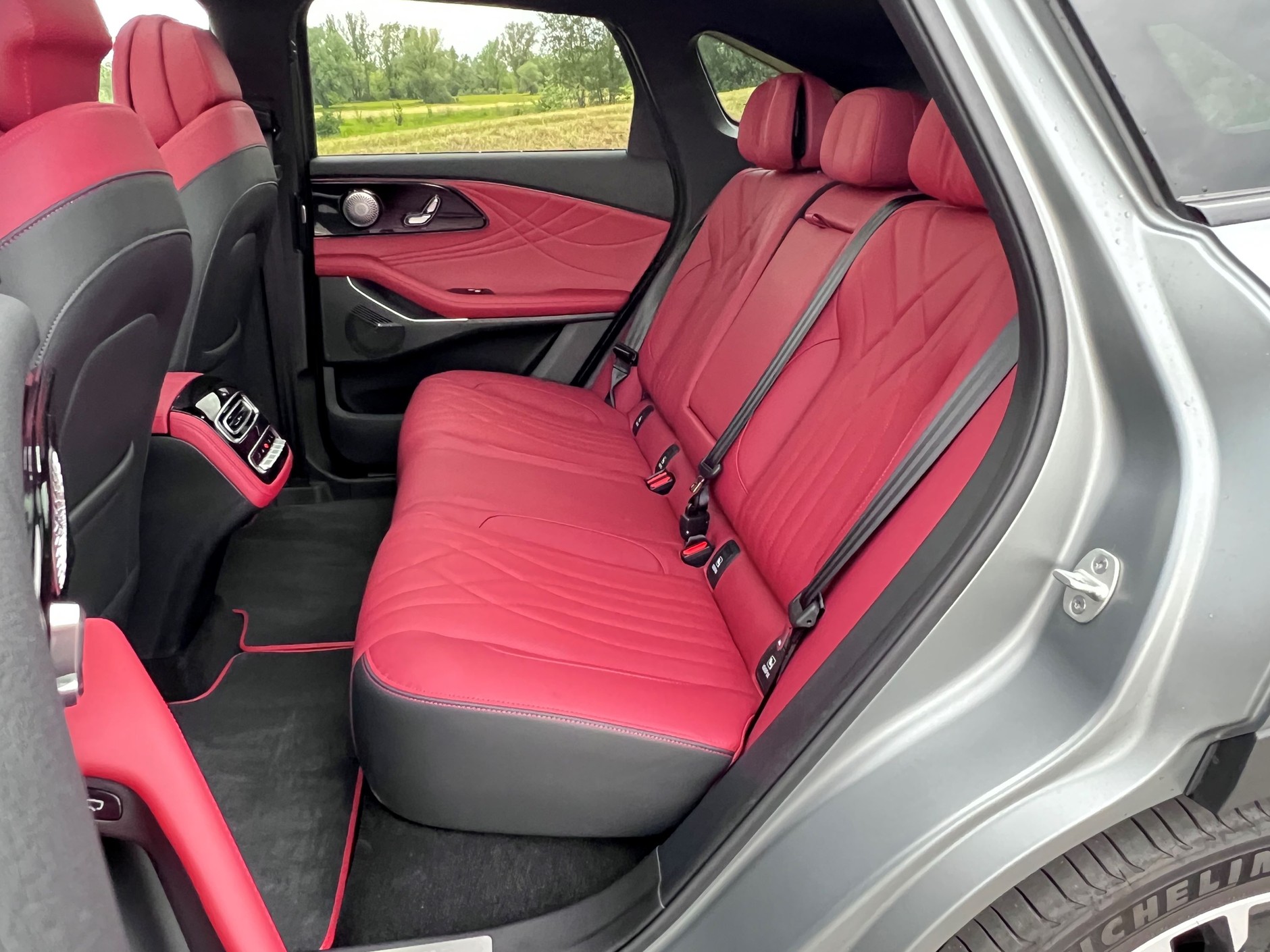 Omoda 9 Super Hybrid