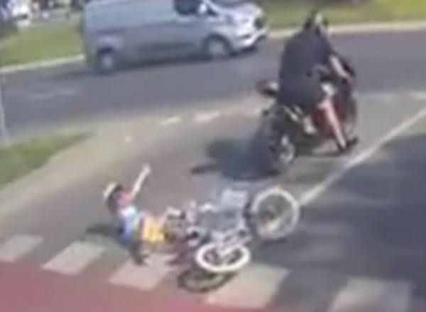 Policja szuka sprawcy potrącenia dziecka na pasach