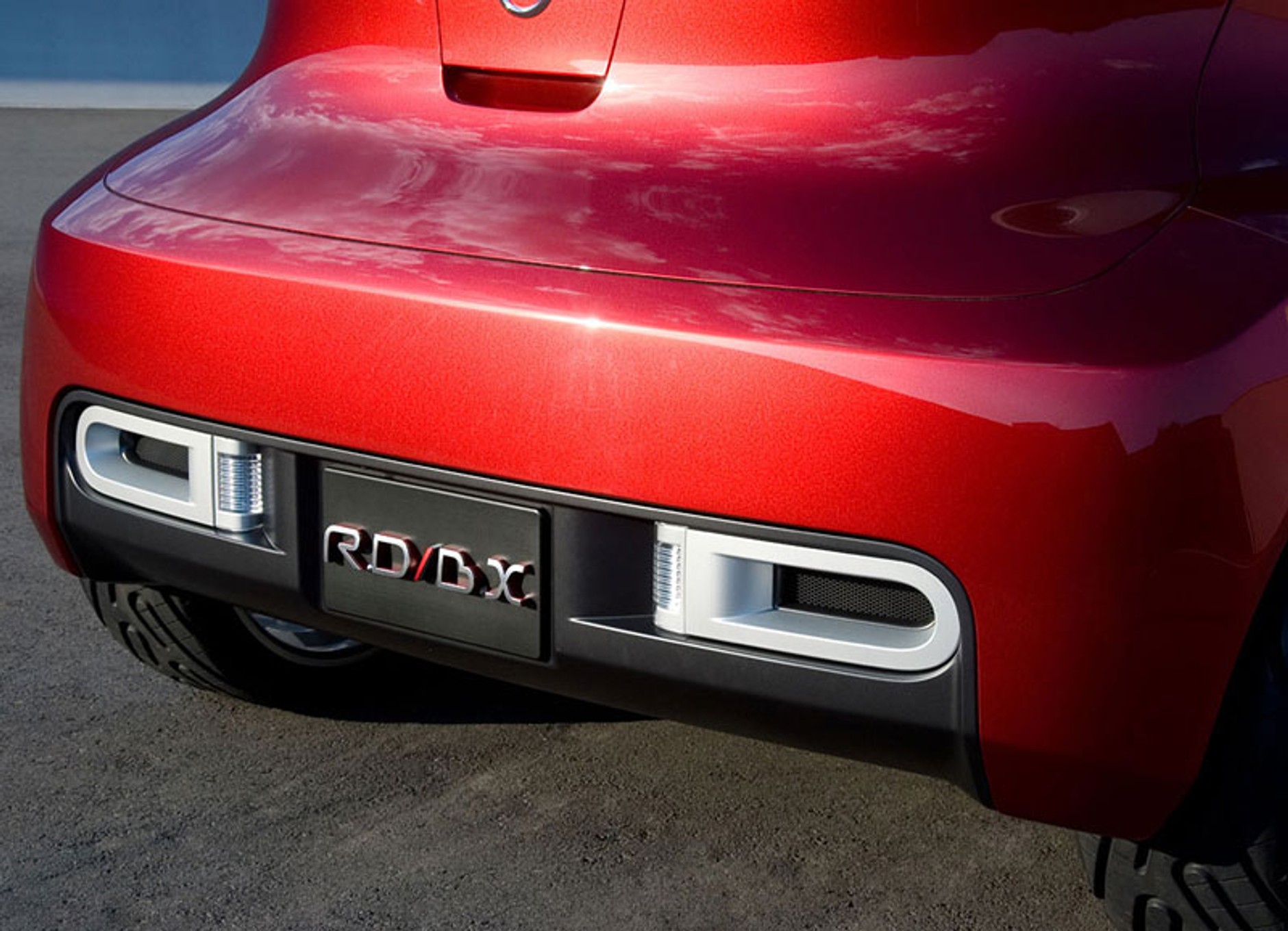 Nissan Round Box: roadster o kształcie zaokrąglonego sześcianu