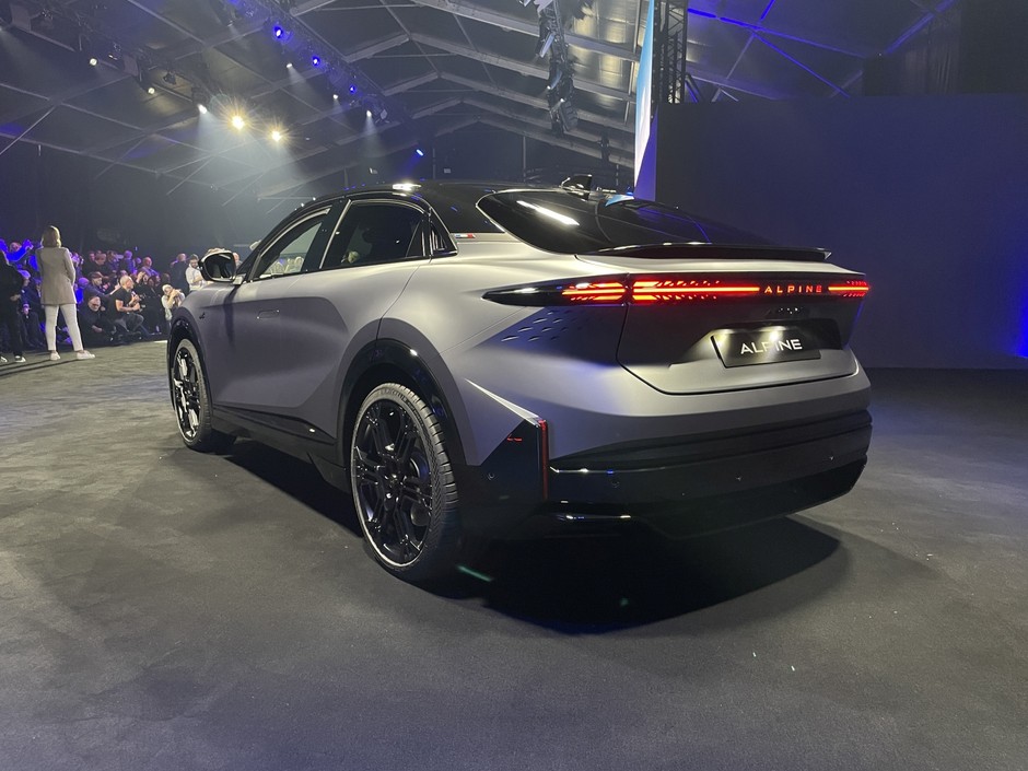 Alpine A390