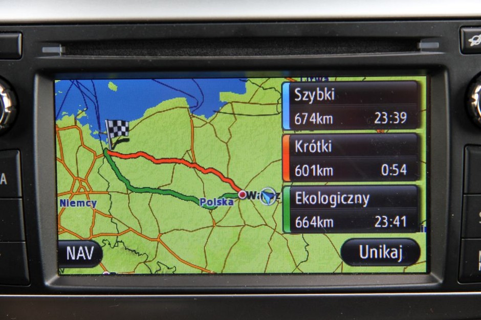 Udana nawigacja Touch&amp;Go. System od razu wyznacza trasę główną wraz z alternatywnymi propozycjami.