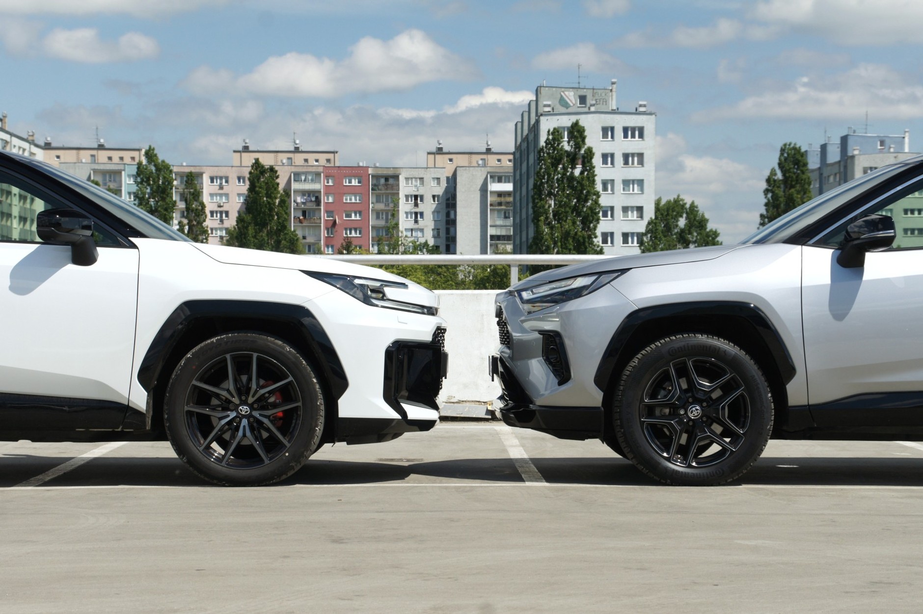 Toyota RAV4 GR Sport kontra Toyota RAV4 GR Sport