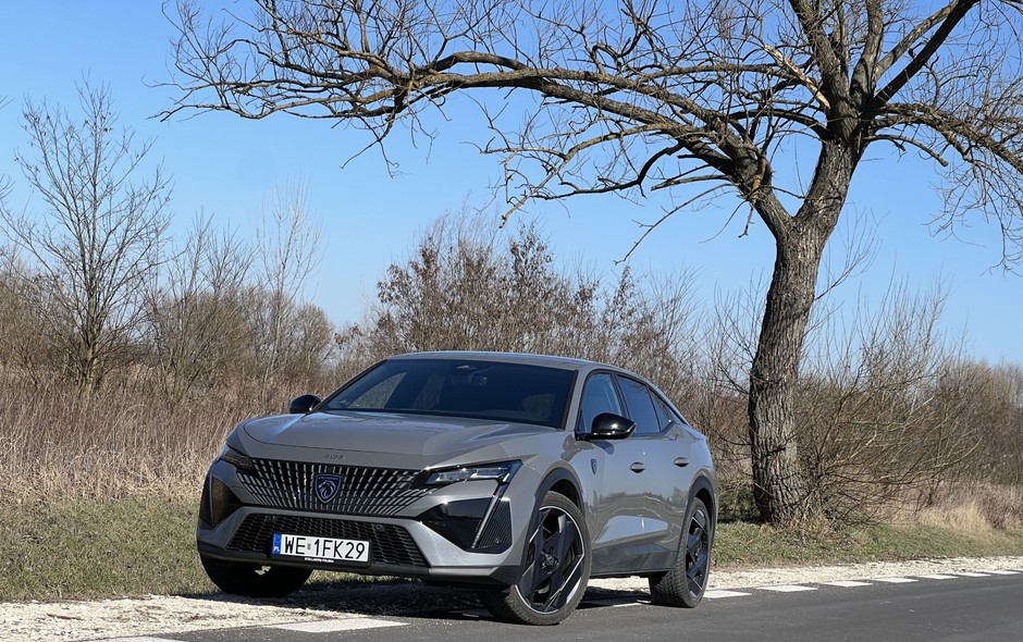 Peugeot 408