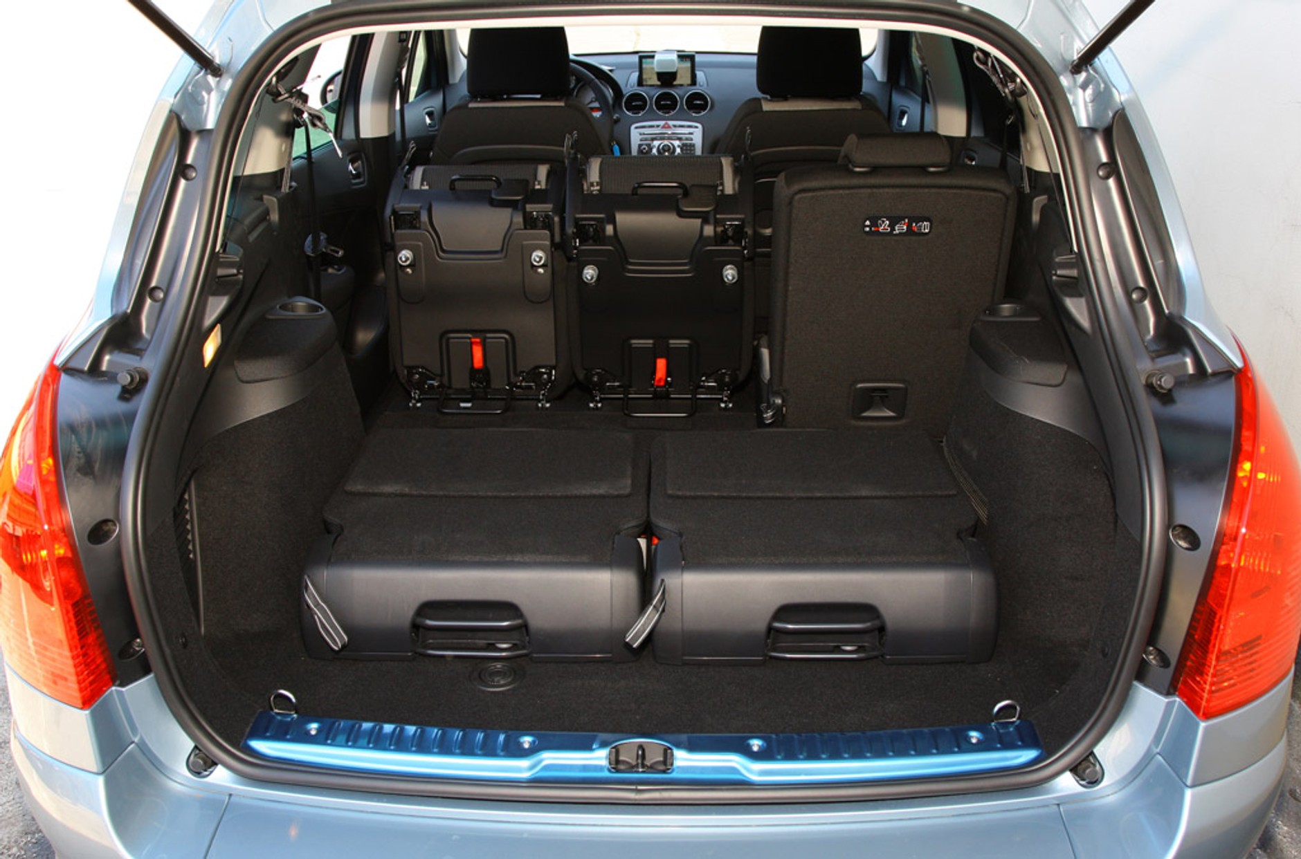 Takie same, a jednak inne: Peugeot 308 SW kontra Hyundai i30 CW i Ford Focus Kombi