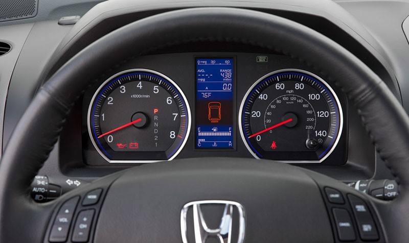 Honda CR-V: Modernizace vzhledu a nový motor 2.2 i-DTEC se samočinnou převodovkou