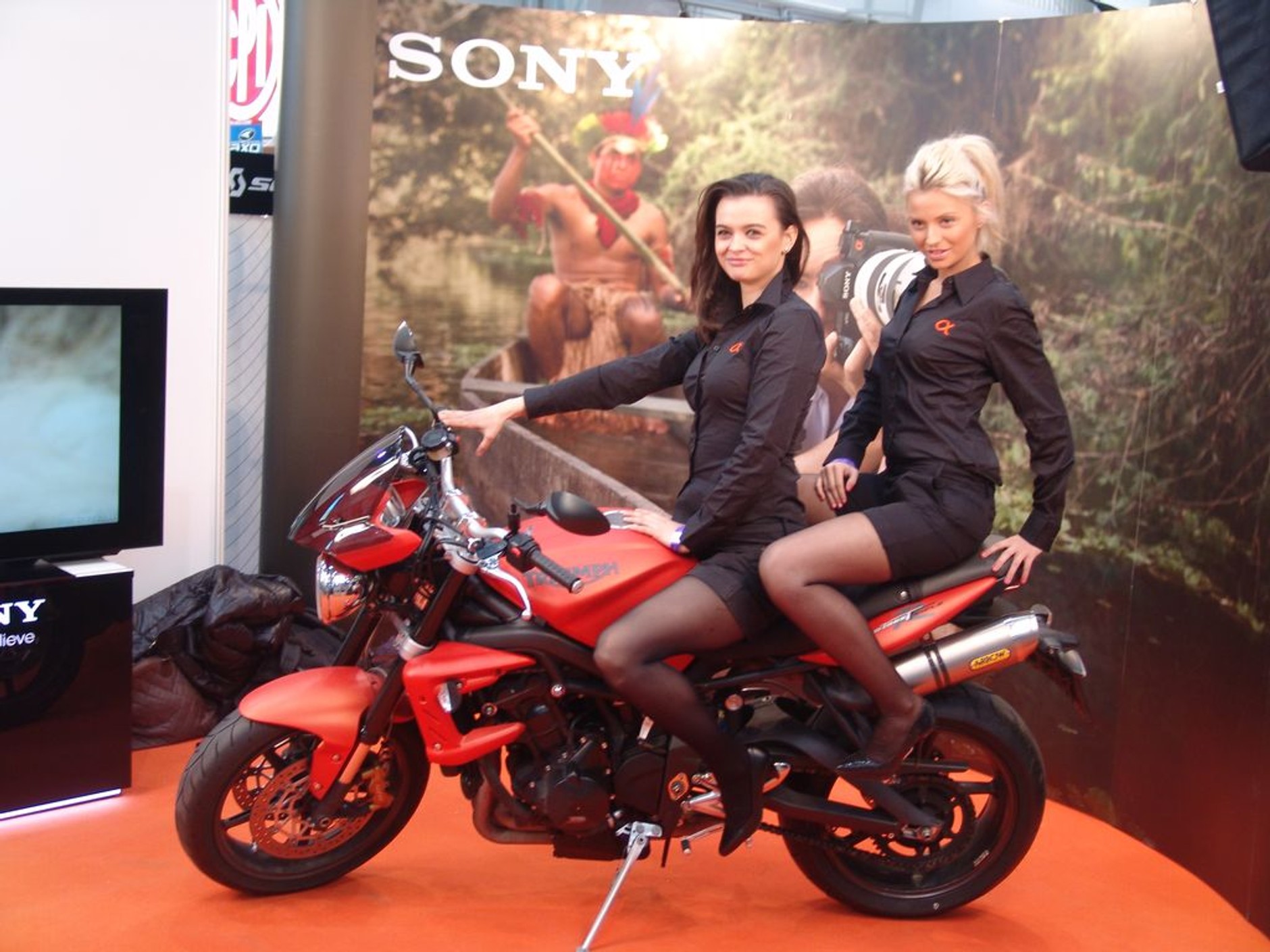 III Ogólnopolska Wystawa Motocykli i Skuterów: premiery i atrakcyjne hostessy (galeria)