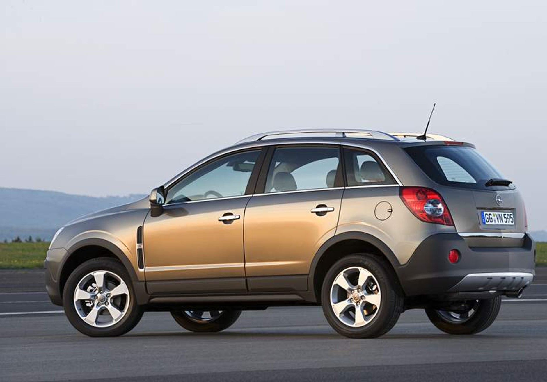 Opel Antara: dane techniczne i nowe zdjęcia