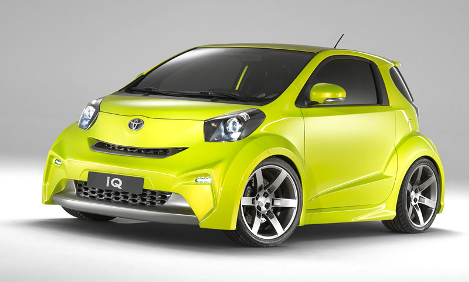 IAA Frankfurt 2009: Auris jako full-hybrid, zmodernizowany Land Cruiser, Prius Plug-in