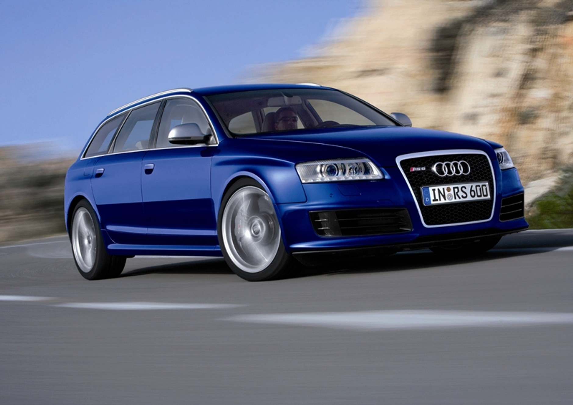 Miał 580 KM, ale i tak nie zdążył dostarczyć narkotyków