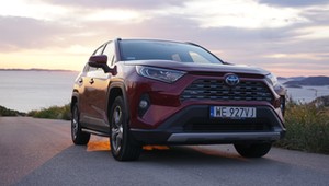 Nowa Toyota RAV4 2.5 Hybrid – cudownie oszczędna o ile wiesz jak jechać – test długodystansowy