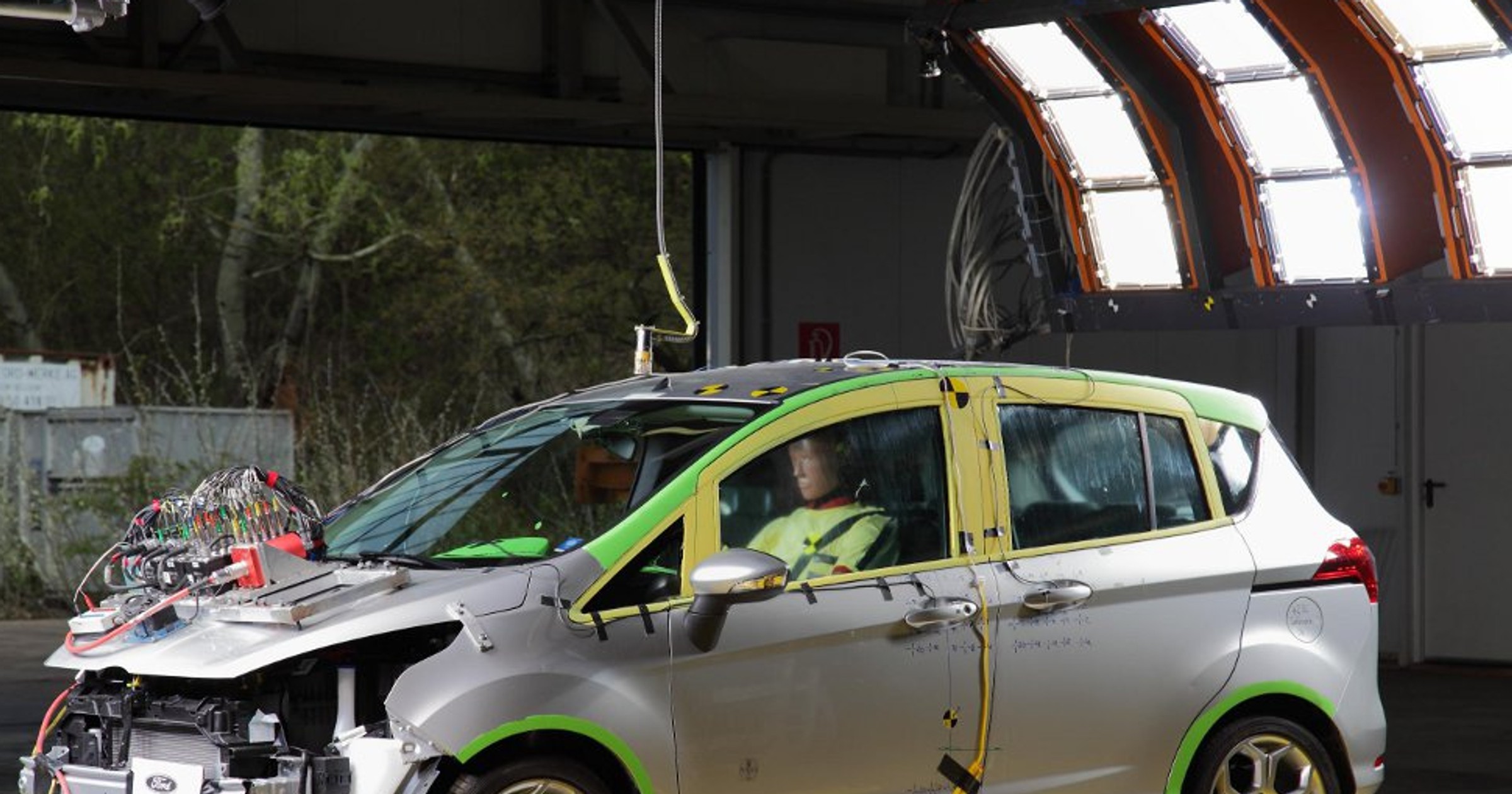 Czy nowy Ford B-MAX jest bezpieczny?