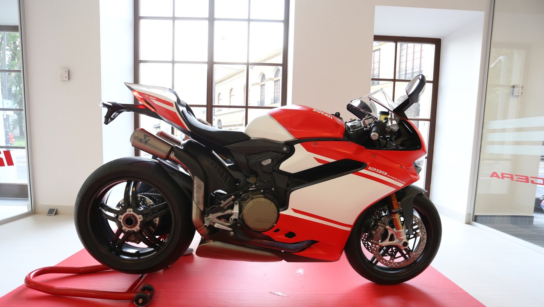 Nowe Ducati 1299 Superleggera
