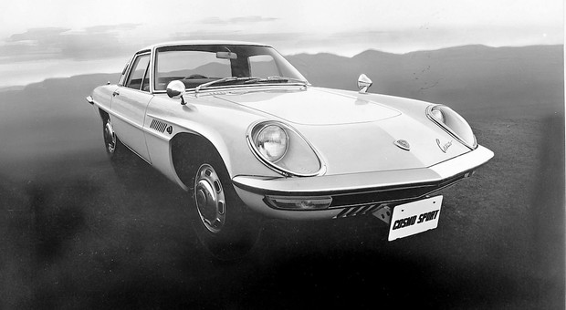 Mazda: 60 lat modeli coupe