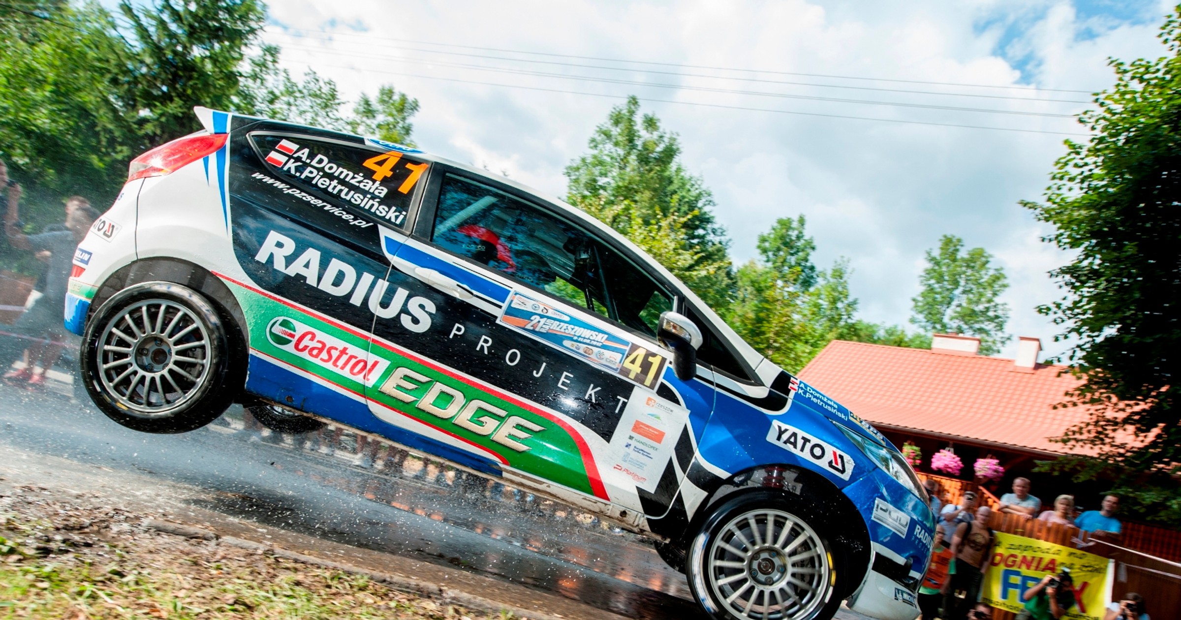 Castrol EDGE Fiesta Trophy na półmetku