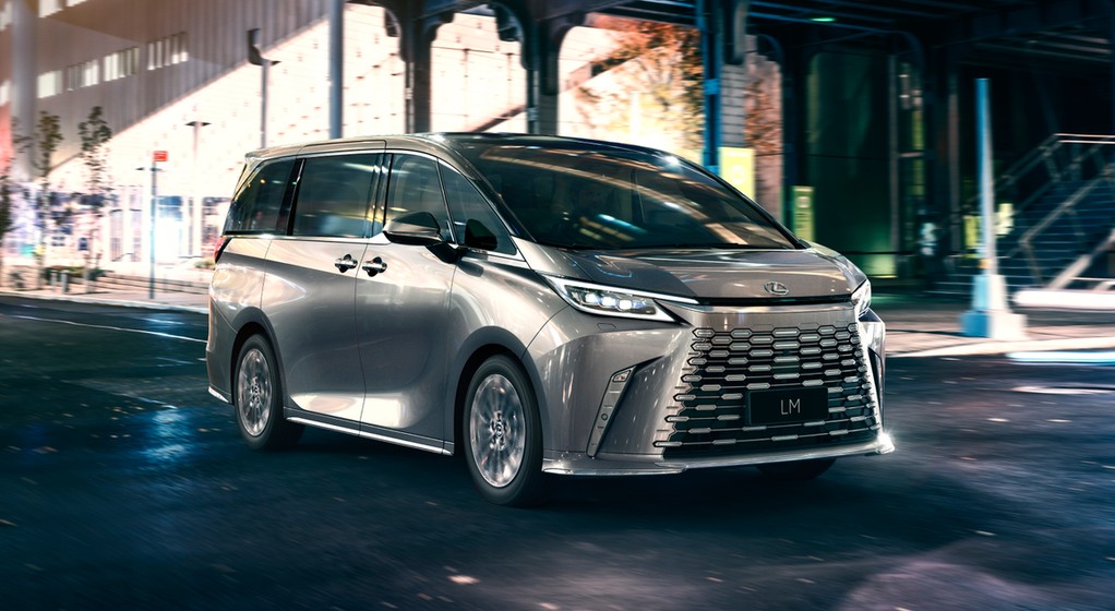 Lexus LM 350h. Ekskluzywny van z Azji debiutuje w Europie