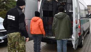 Delikatny "towar" w naczepie ciężarówki. Musiały reagować aż dwie służby
