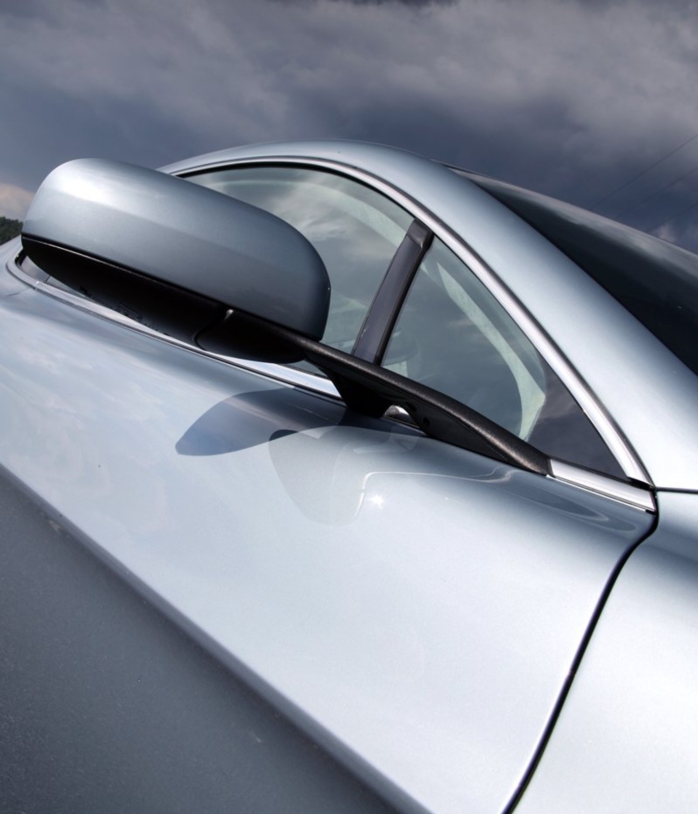 Aston Martin V8 Vantage: mocniejszy i szybszy