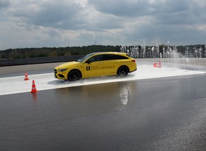 Tak wyglądają szkoły jazdy Mercedesa i AMG