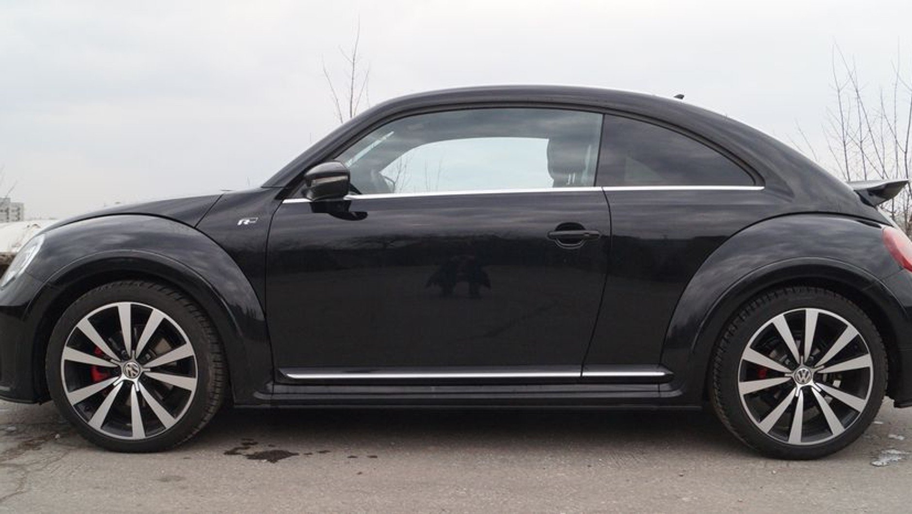 Volkswagen Beetle R-Line 2.0 TSI - sportowym design nadwozia