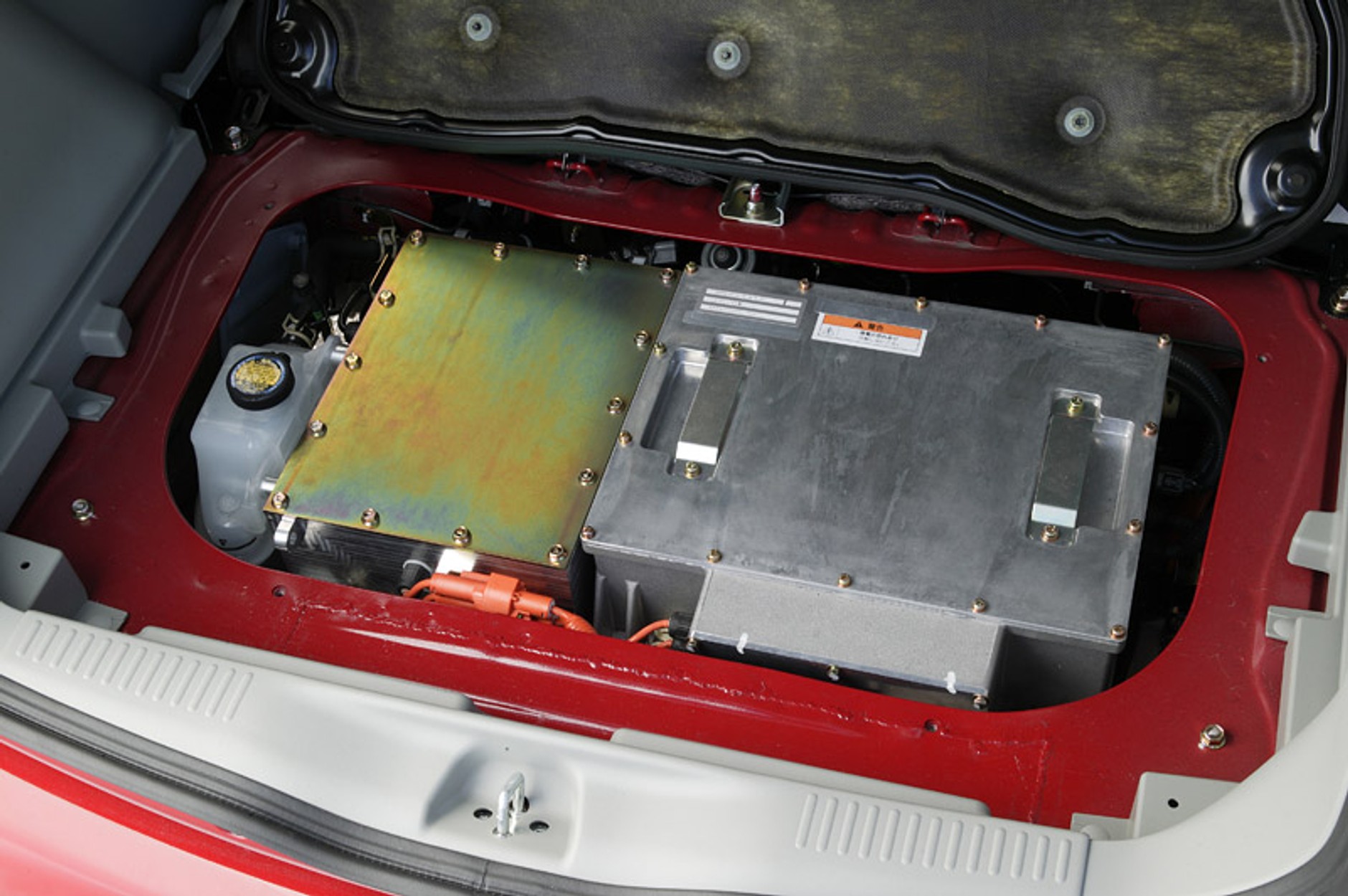 Mitsubishi: zainteresowanie elektrycznym i-MiEV zmusza producenta do zwiększenia produkcji