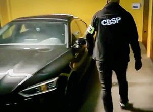 Policja odzyskała luksusowe auta i części warte ok. 600 tys. zł