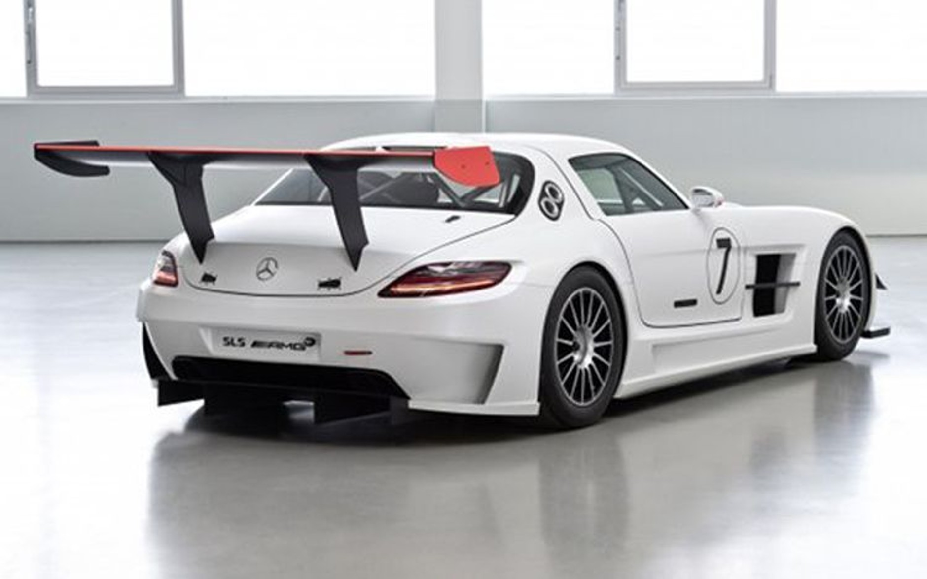 Mercedes SLS AMG GT3 - Gullwing powraca na tory