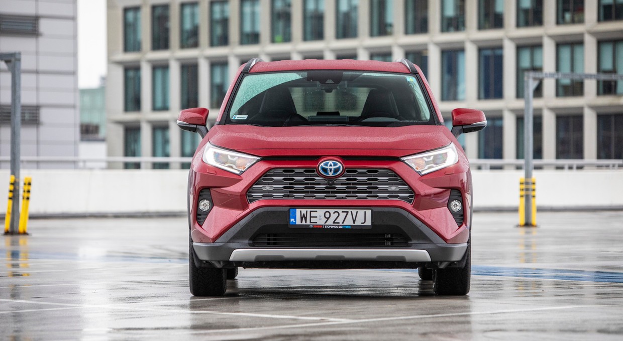 Nowa używana Toyota RAV4 2.5 Hybrid. Sprawdzamy, czy warto kupić SUV-a z Japonii