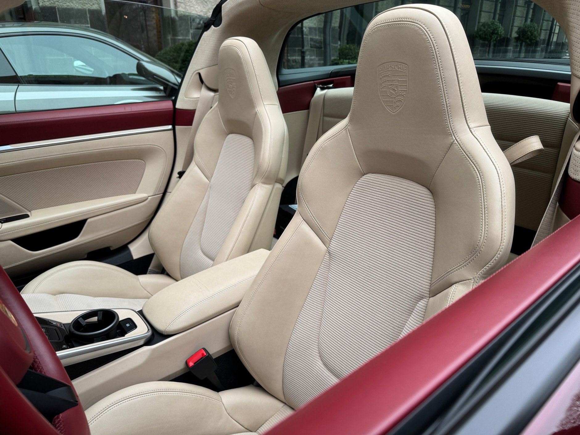 Porsche 911 Targa 4S Heritage Design Edition