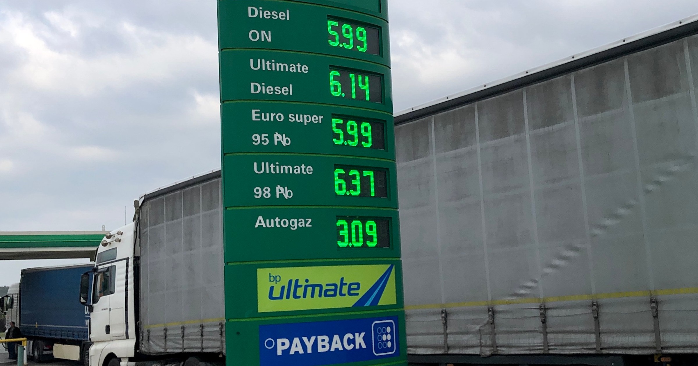 Ceny paliw na stacji przy autostradzie A2 pod Warszawą