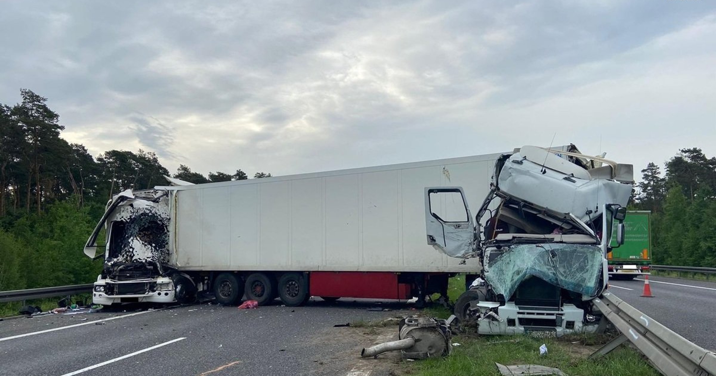 Tragiczny wypadek TIR-ów. Zderzyły się aż trzy pojazdy