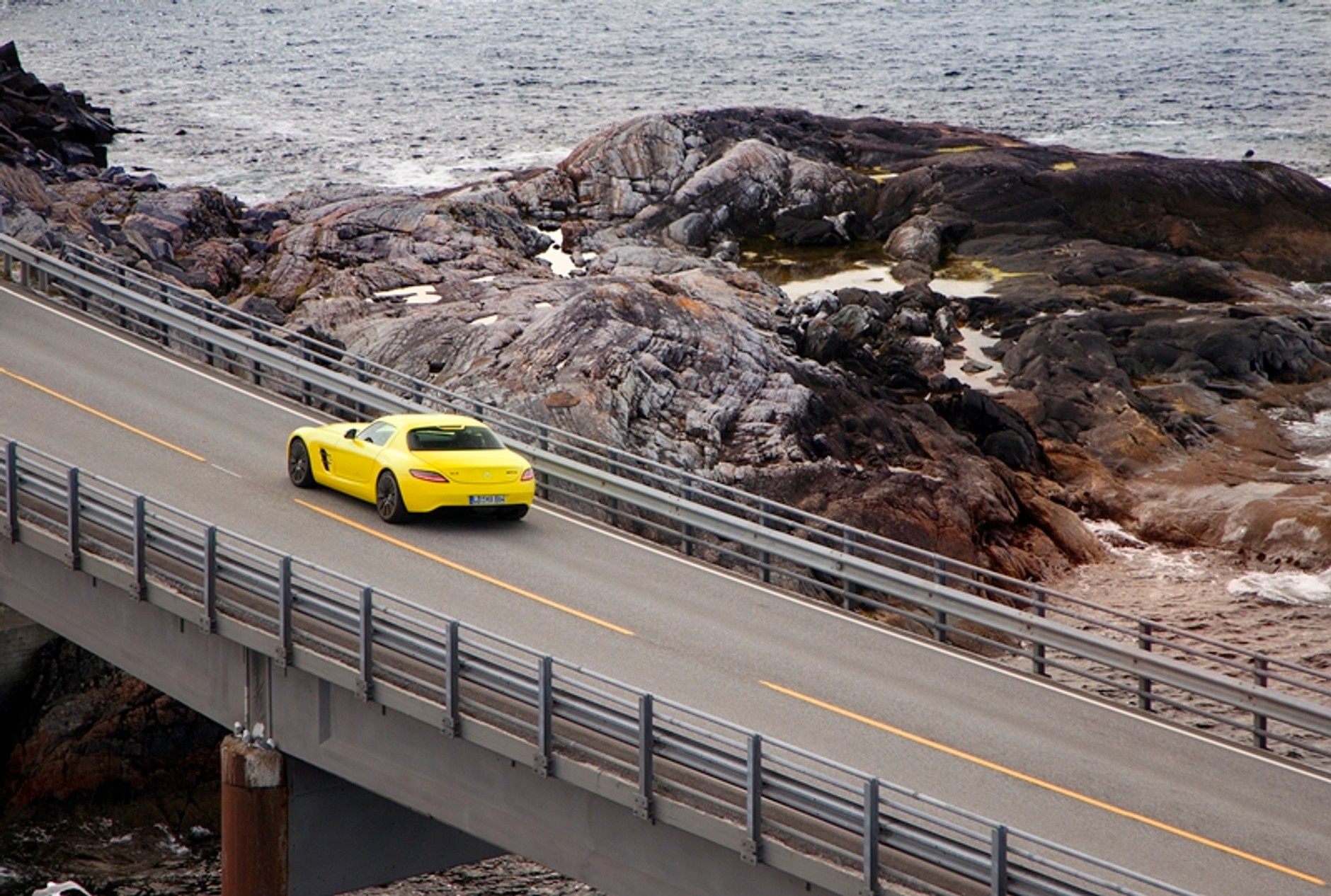 Mercedes SLS AMG E-Cell – z e-pięknem trzeba obcować