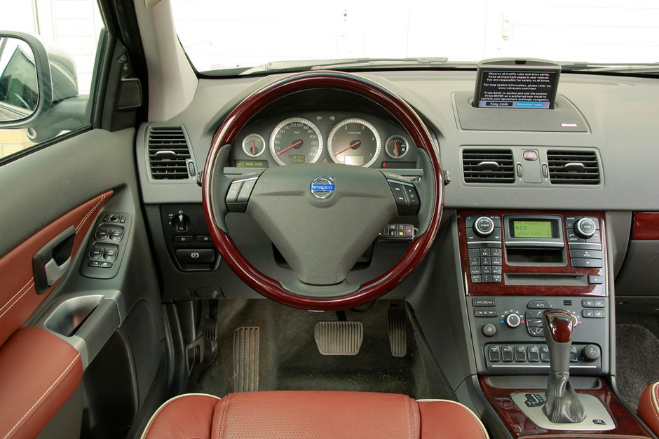Volvo XC90: za ładny, by po prostu wjechać nim w błoto