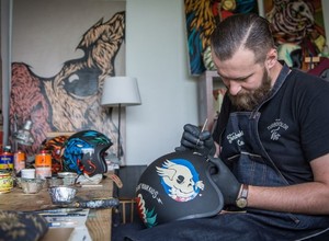 Od deskorolki do Scramblera Ducati. Rozmowa z Pawłem Swanskim