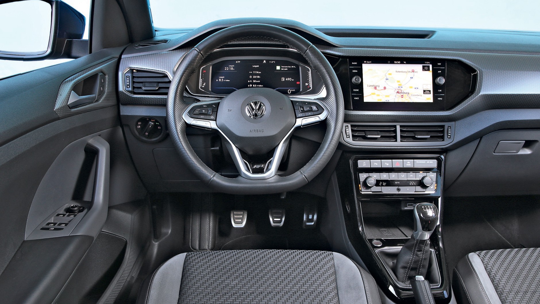 Volkswagen T-Cross 1.0 TSI - kokpit
